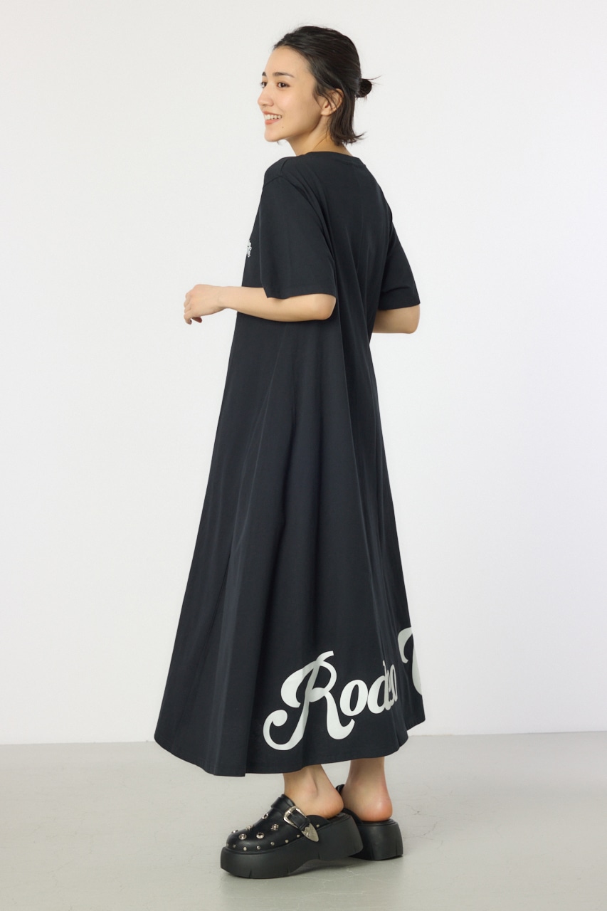RODEO CROWNS WIDE BOWL | Vネックスクリプトロゴマキシワンピース