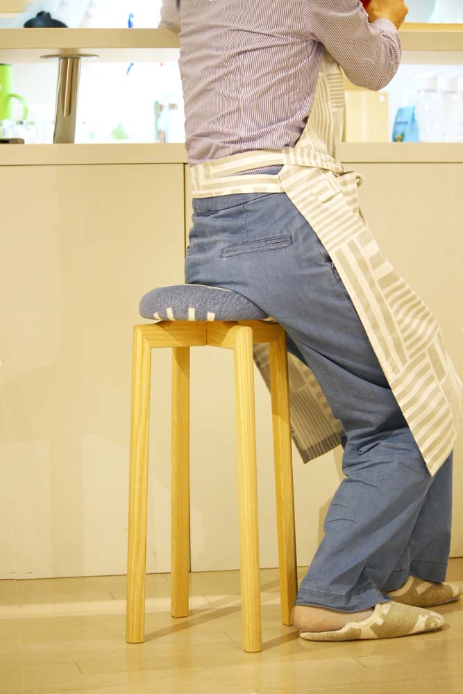 KLIPPAN/クリッパン スツール ヒツジ Mサイズ ブルー | サステナブル