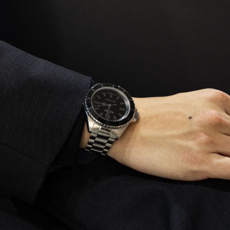 創業140周年を記念した『ネプチュニアン』の限定モデルが登場 | EDOX