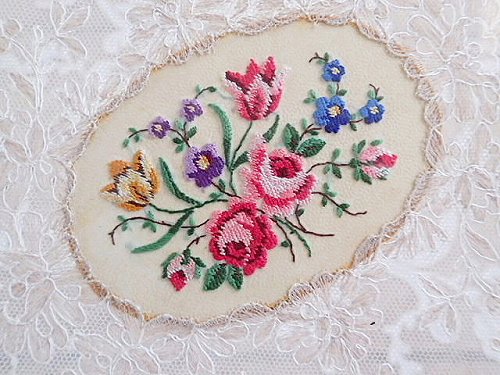 プティポワンとレースのガラストレイ - 薔薇と天使のアンティーク