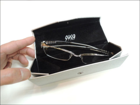 999.9 フォーナインズ メガネ ケース クロス付き 999.9 - 【999.9