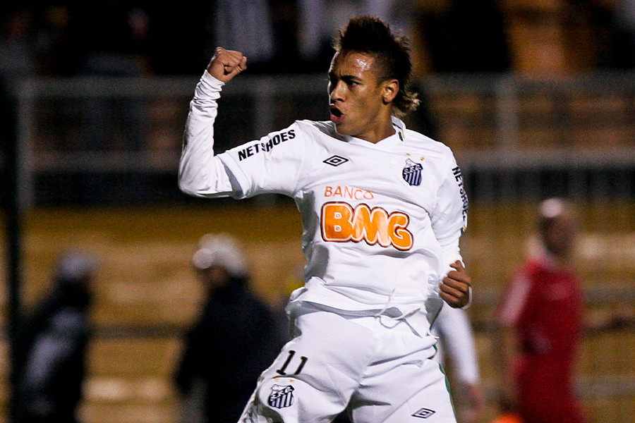 メッシ、ルーニーを超えた」 ネイマール、サントス時代に魅せた