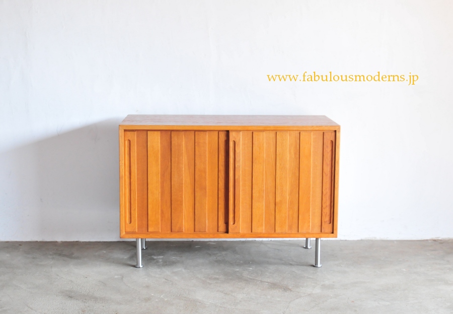 Hans J Wegner ハンス J ウェグナー RY oak cabinet 時を経ても色あせ