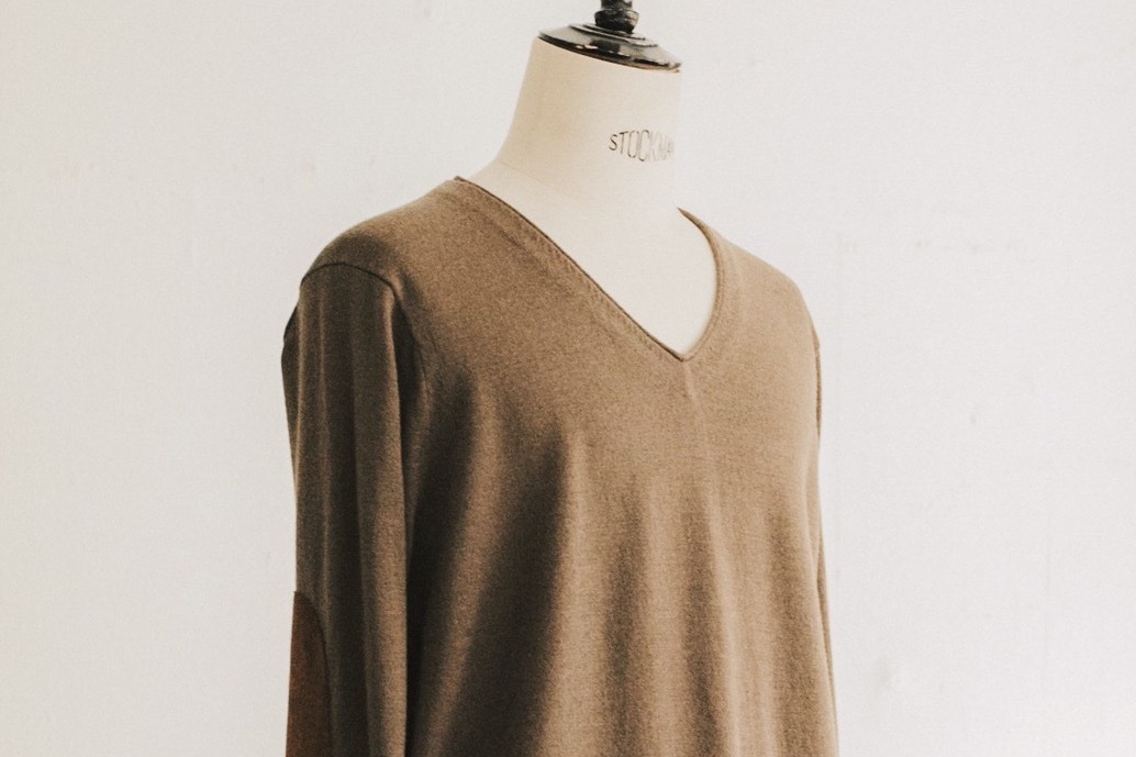 メンズニットブランド「ナヤット」からレショップ限定Vネックニット