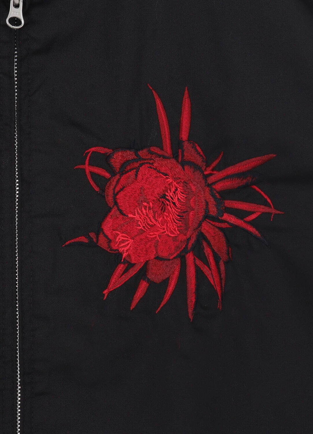 ワイルドサイド ヨウジヤマモト“月下美人”の花刺繍ブルゾン、大容量