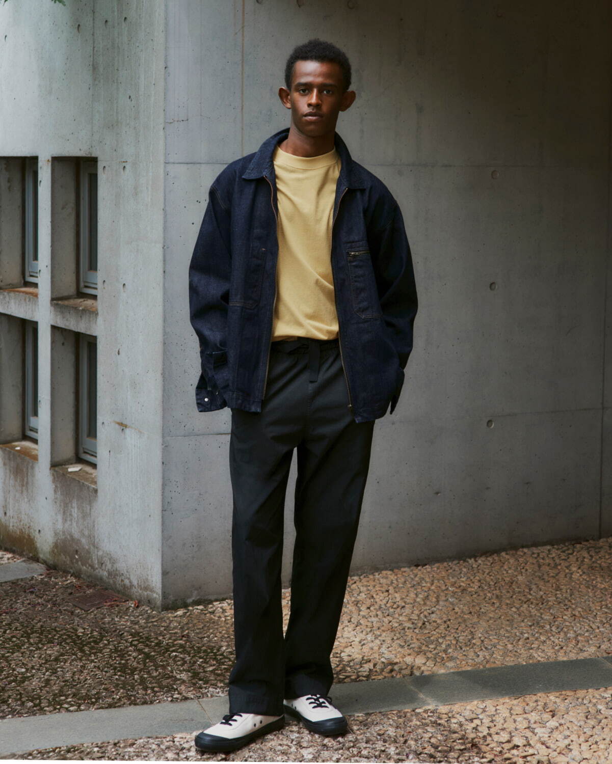 MHL.×キャントンオーバーオールズのデニムウェア、ジップポケット付き