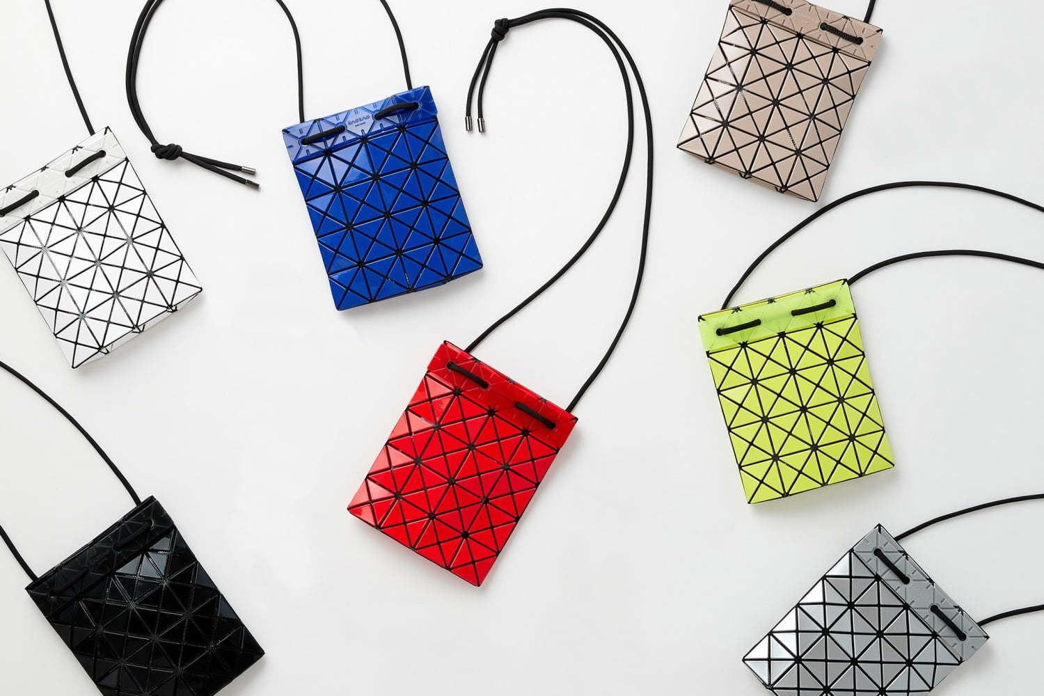 BAO BAO ISSEY MIYAKEの新作ミニポシェット、プチ外出に最適 - 路面店