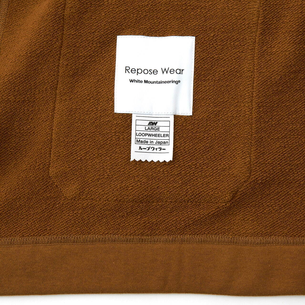 ホワイトマウンテニアリング×ループウィラーのクルーネック