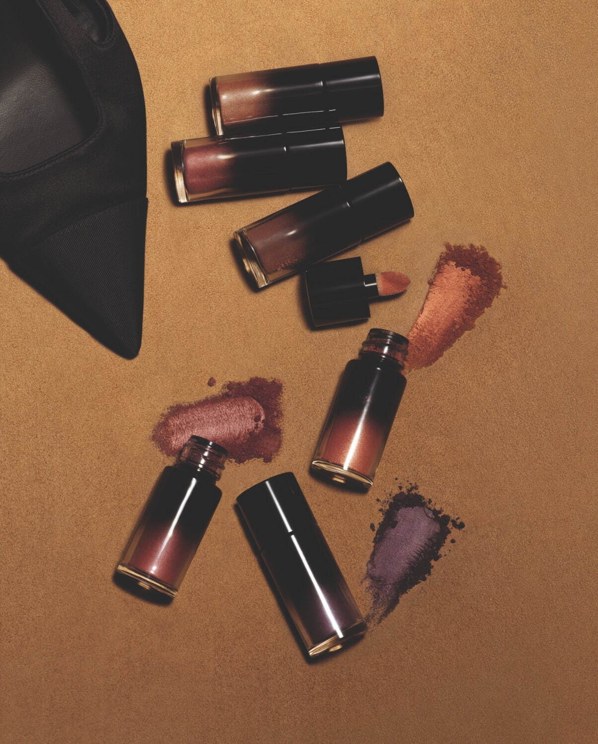 シャネル2023年秋コスメに“新感覚”ルースパウダー アイシャドウ、濃密