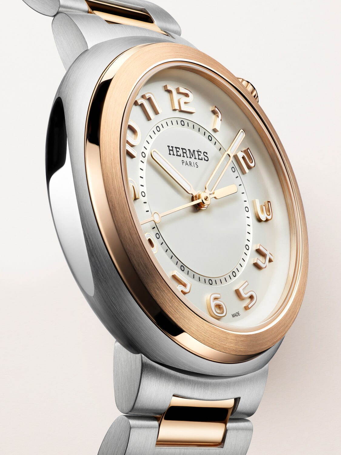エルメス24年新作ウィメンズ腕時計「エルメス カット」丸みを帯びた