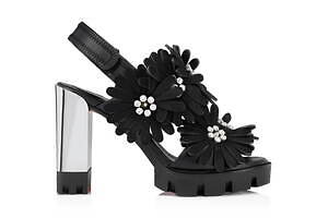 クリスチャン ルブタン“花”を飾ったサンダル＆モカシンシューズ