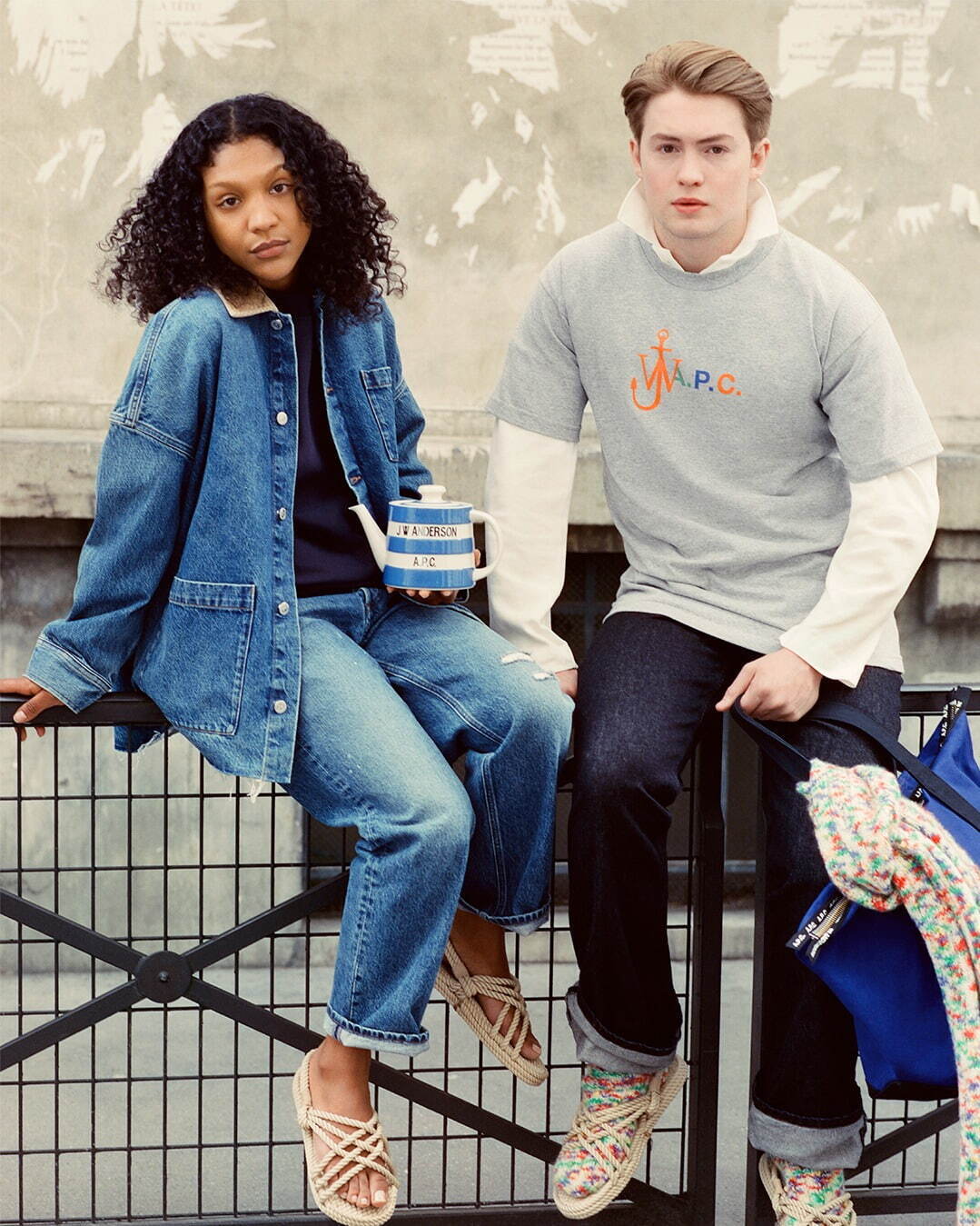 A.P.C.×JW アンダーソン、“ヨーゼフ・ボイスのパフォーマンス”着想T