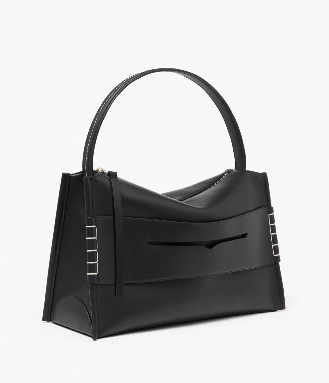 JW アンダーソン「ローファーバッグ」靴のパーツや手縫いステッチを配