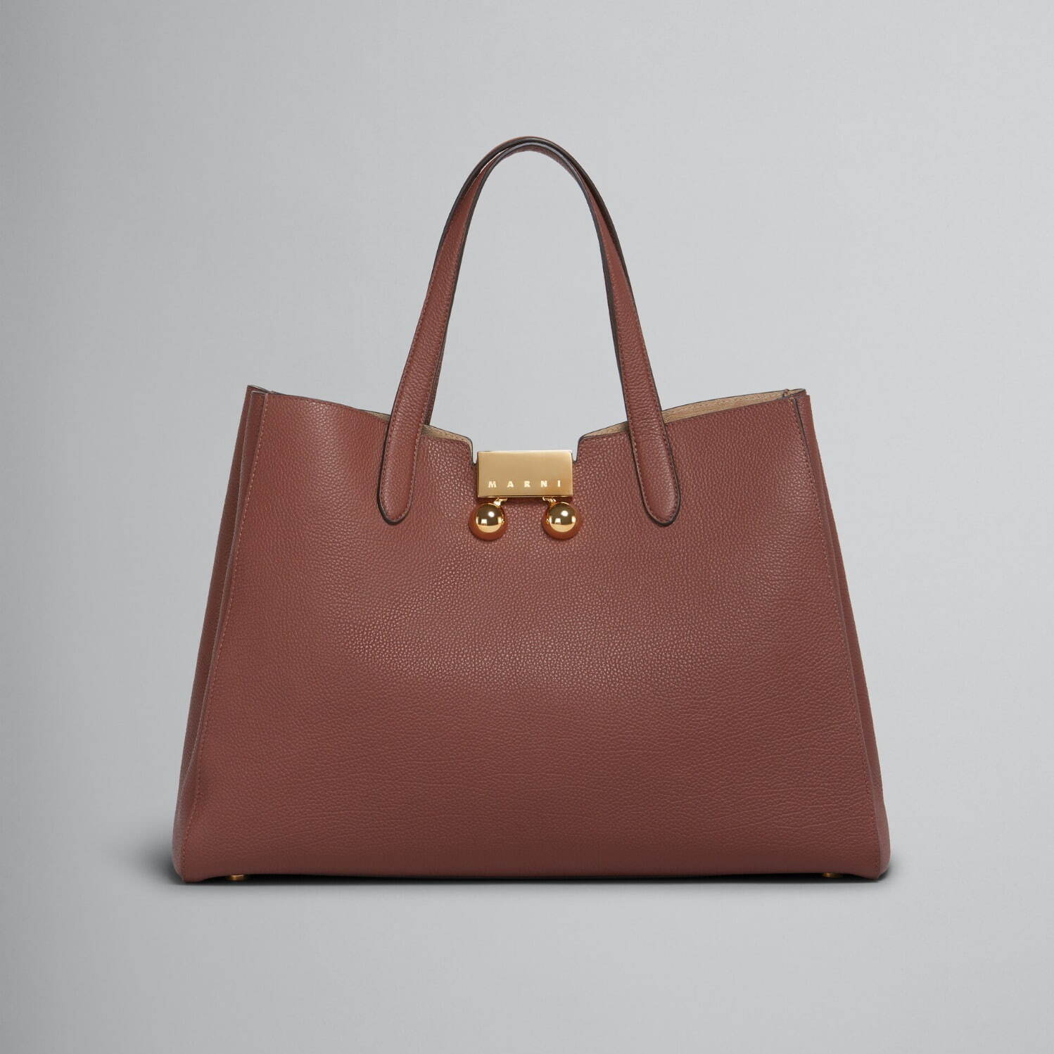 マルニ25年春夏バッグ「トランカルー トート」ゴールドのクロージャー