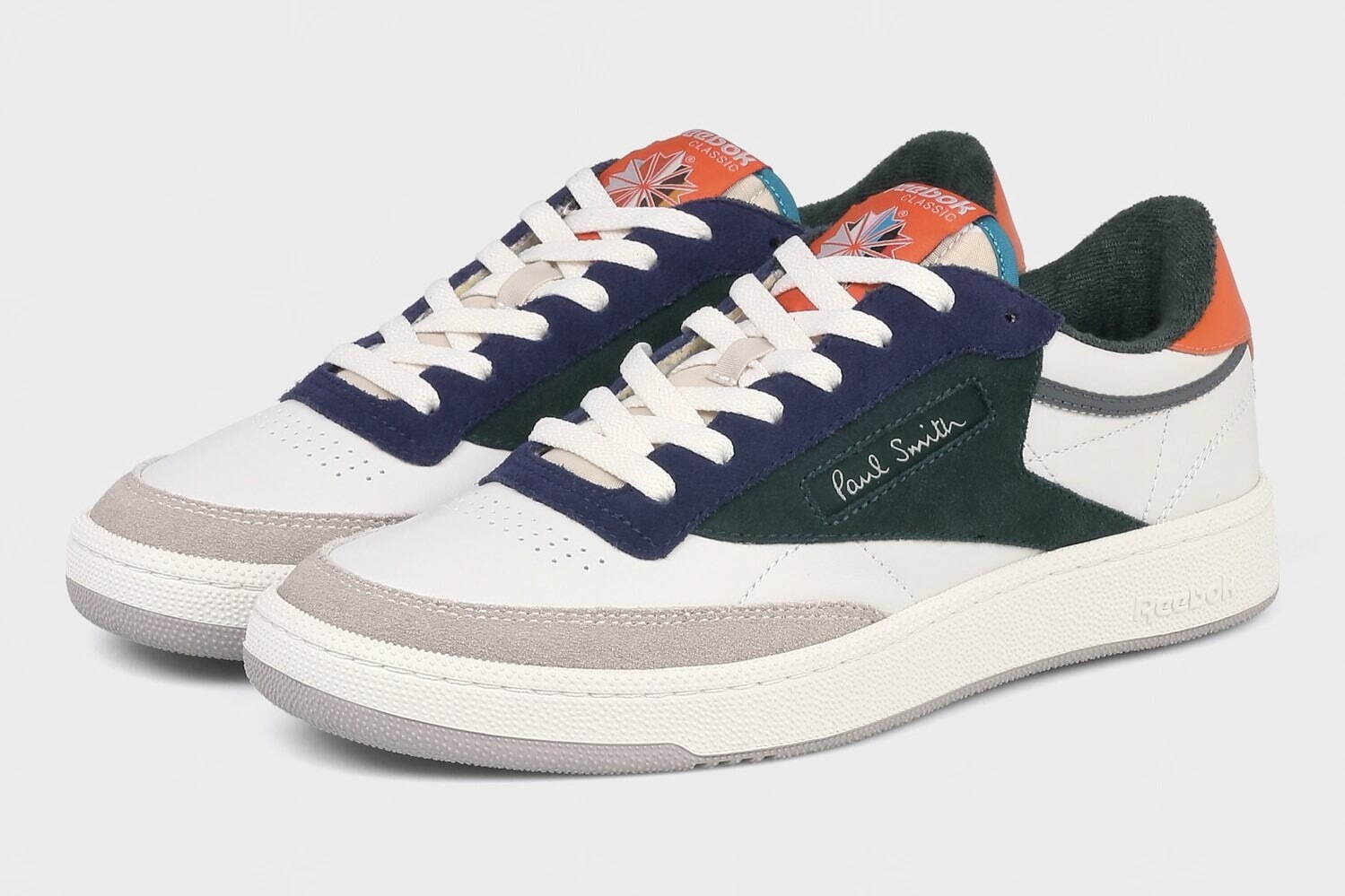 ポール・スミス＋リーボック「クラブ C 85」カラフルストライプ入り白