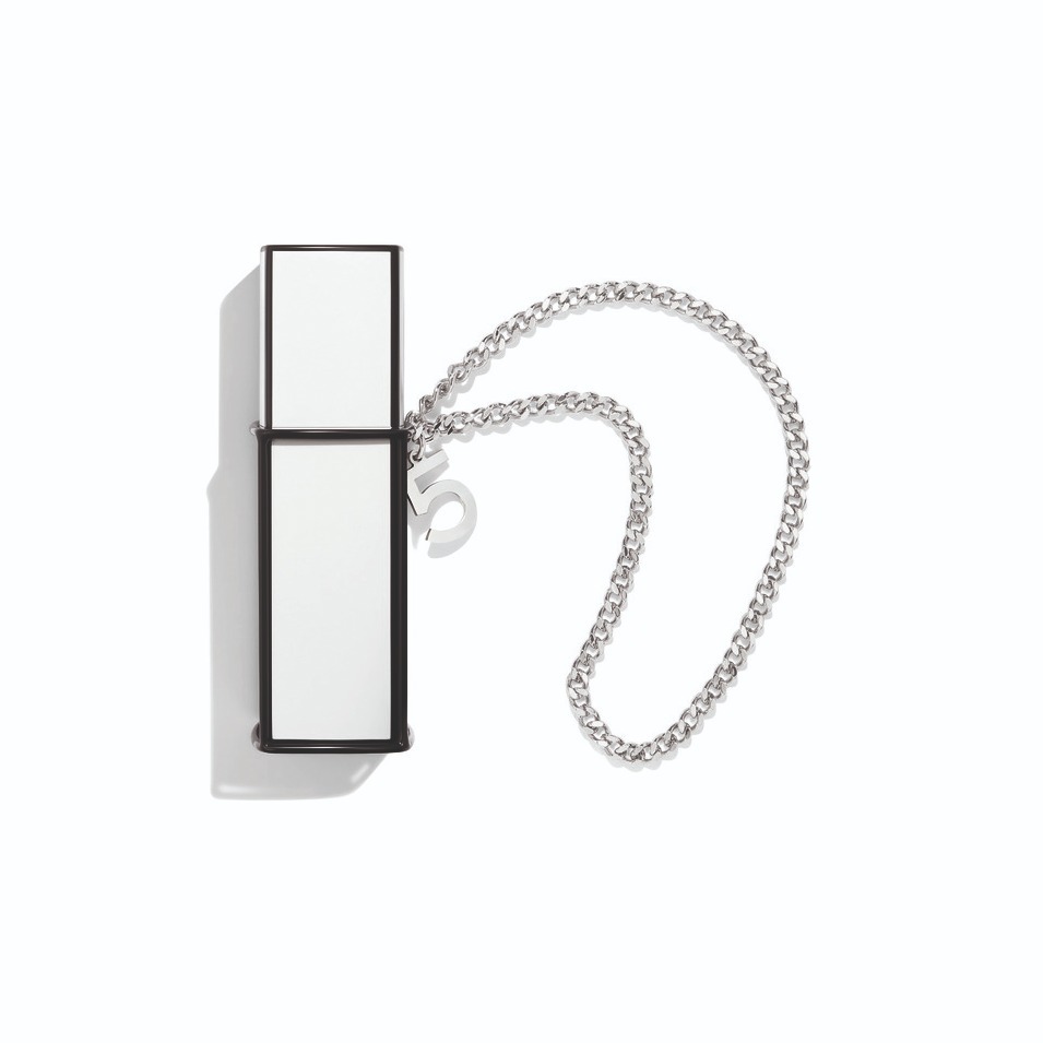 シャネル N°5」2024年クリスマス限定“まるでジュエリー”5のチャーム