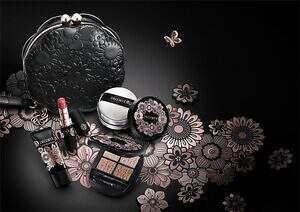 コスメデコルテ25年クリスマスコフレ、花々咲きほこるポーチ付き！4色