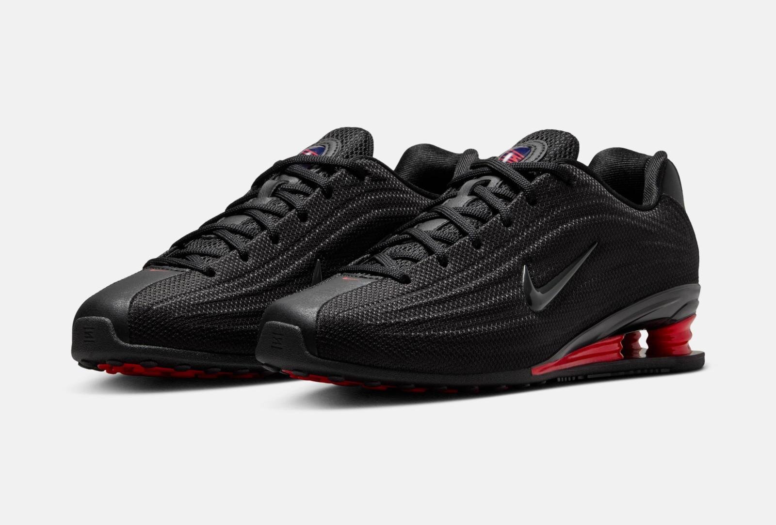 ナイキ「ショックス Z」ウィメンズニーカー、高さ控えめ“円柱状ソール