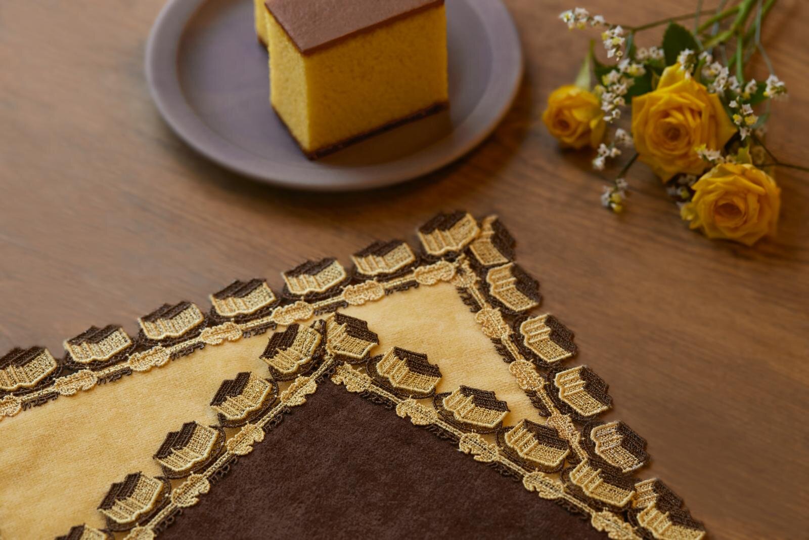 福砂屋「近沢レース店」コラボハンカチ再販 - 繊細なカステラ柄レース