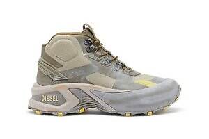 ディーゼル“ダメージ加工”のミッドカットスニーカー、ユーズド風