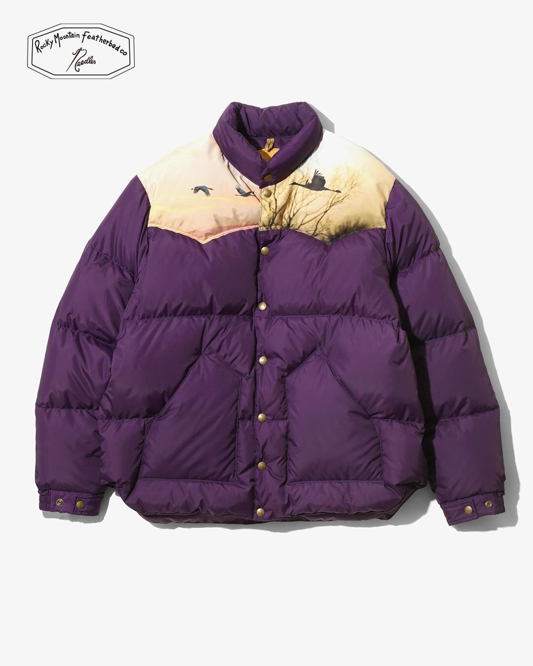 ニードルズ×ロッキーマウンテンフェザーベッド、“夕景に鶴が舞う