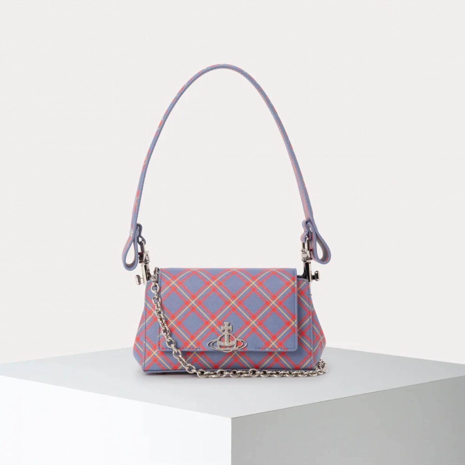 ヴィヴィアン・ウエストウッドの“タータンチェック柄”ハートバッグ