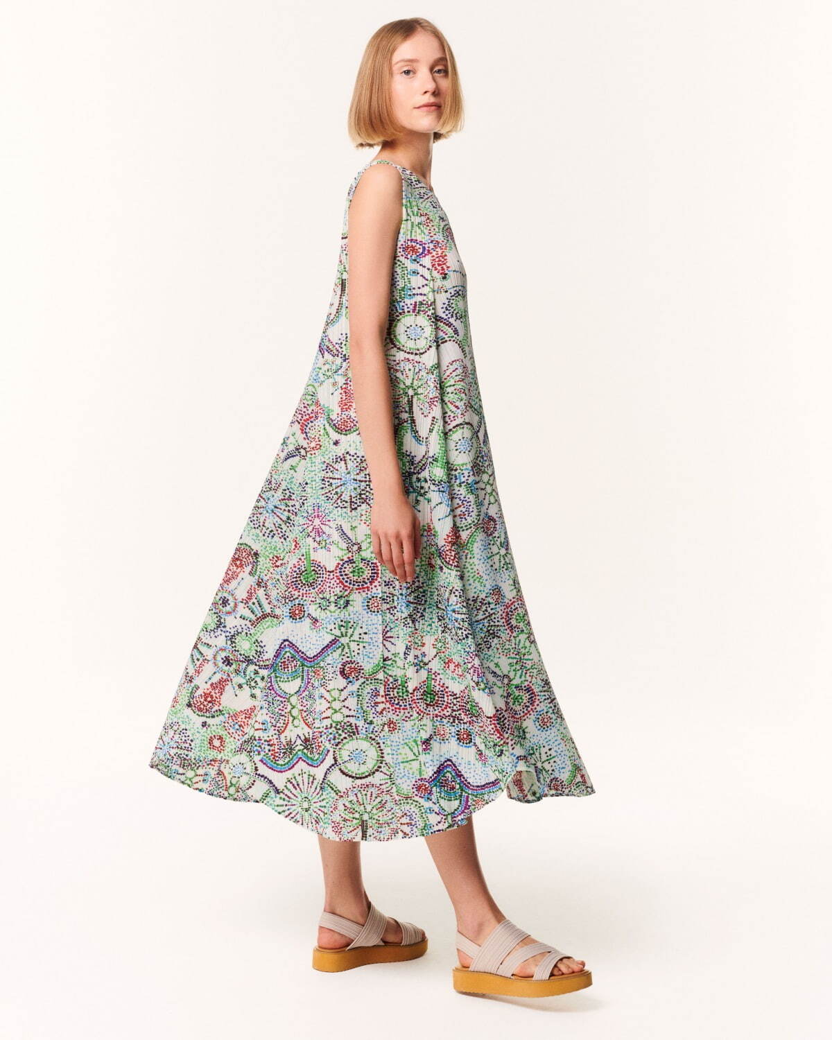 プリーツ プリーズ イッセイ ミヤケ“花火”プリントのワンピースなど