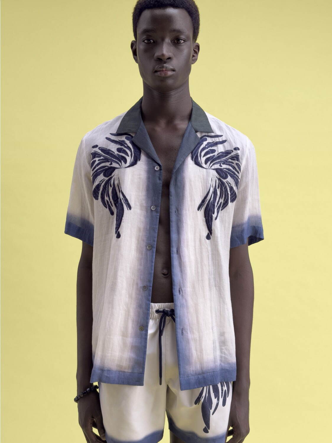 ドリス ヴァン ノッテン25年夏メンズウェア、“草花”刺繍のデニム