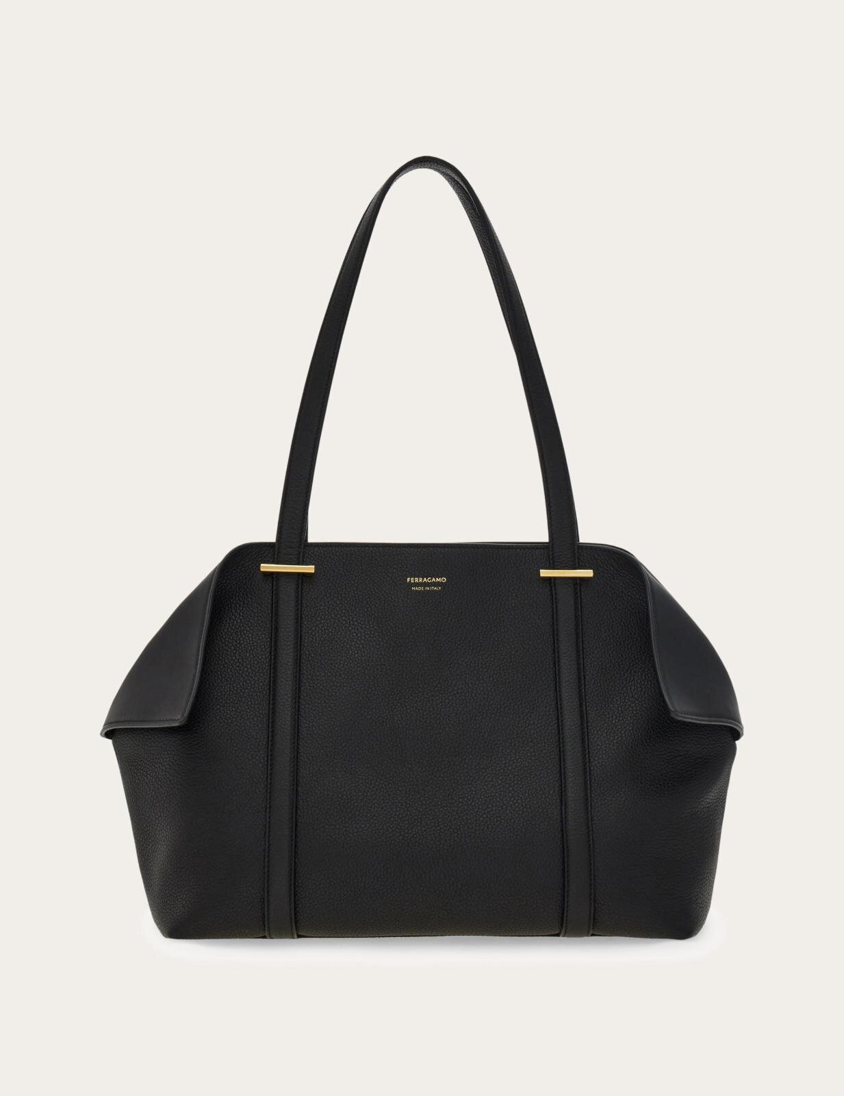 フェラガモ“折り返したスカーフ型”レザートートバッグ、A4対応で仕事用