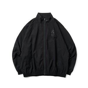 タカヒロミヤシタザソロイスト．×ニューエラ、“オールブラック”ロゴ