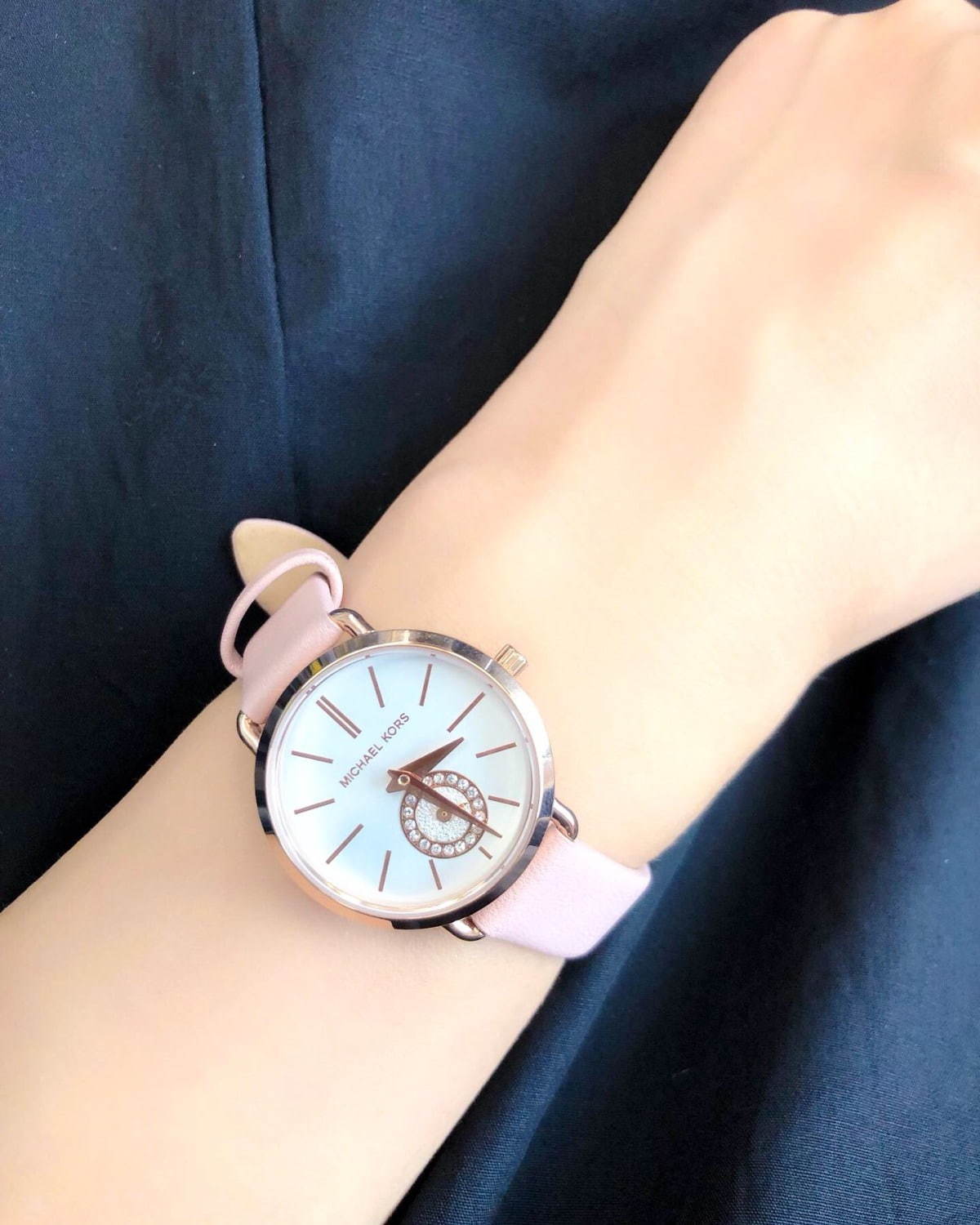 マイケル・コース“キラキラ”輝くストーン付き腕時計、ブラウンor