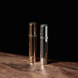 セリーヌ新トラベルスプレー、フレグランスの持ち運びに便利な