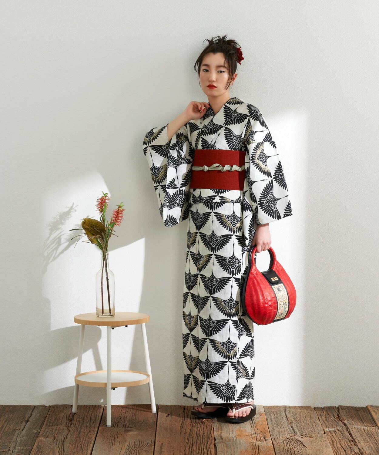 伊勢丹新宿店の22年夏ゆかた、金粉が輝く“鶴モチーフ”浴衣やステンド