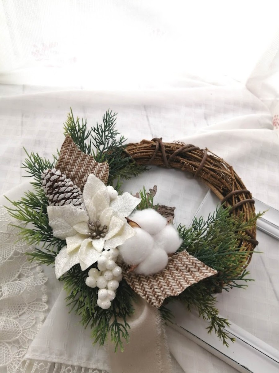ホワイトポインセチアのクリスマスリース｜Fla-co（フラコ