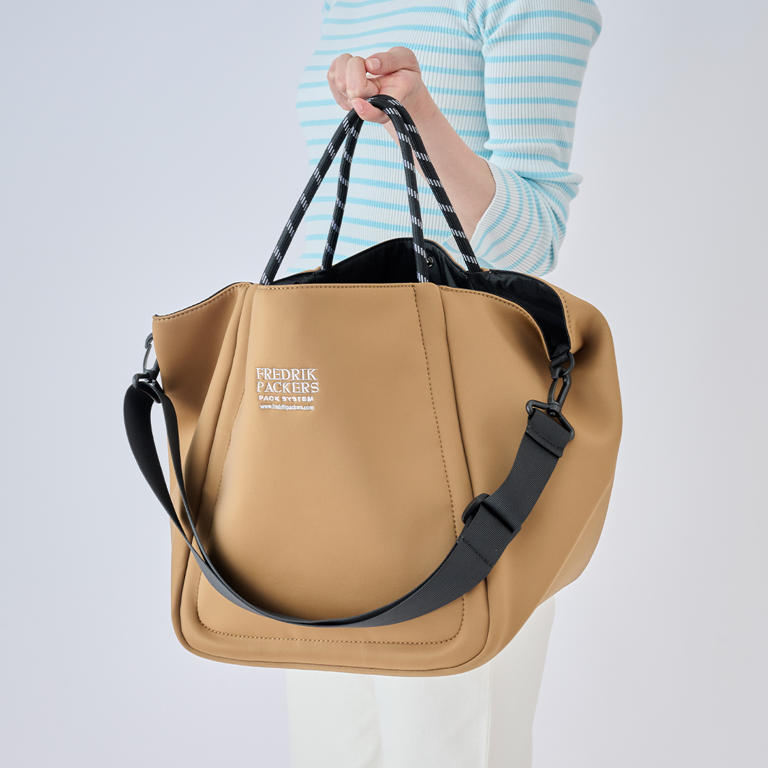 ネオプレーン生地を使用したマザーズバッグ TAM(L) | FREDRIK PACKERS LP