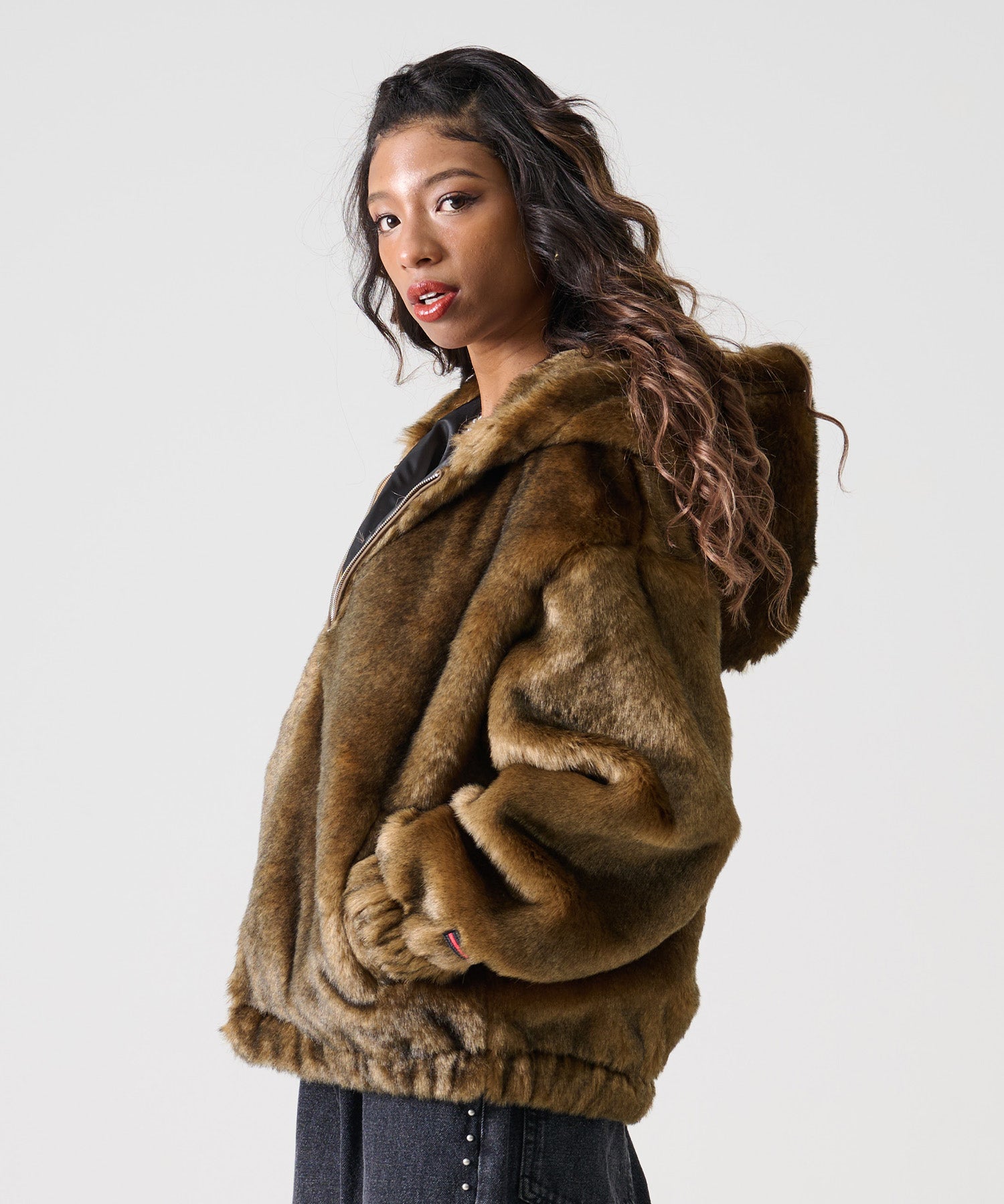 FUBU フブ フェイクファー フード ジャケット。FUBUはアメリカの代表的