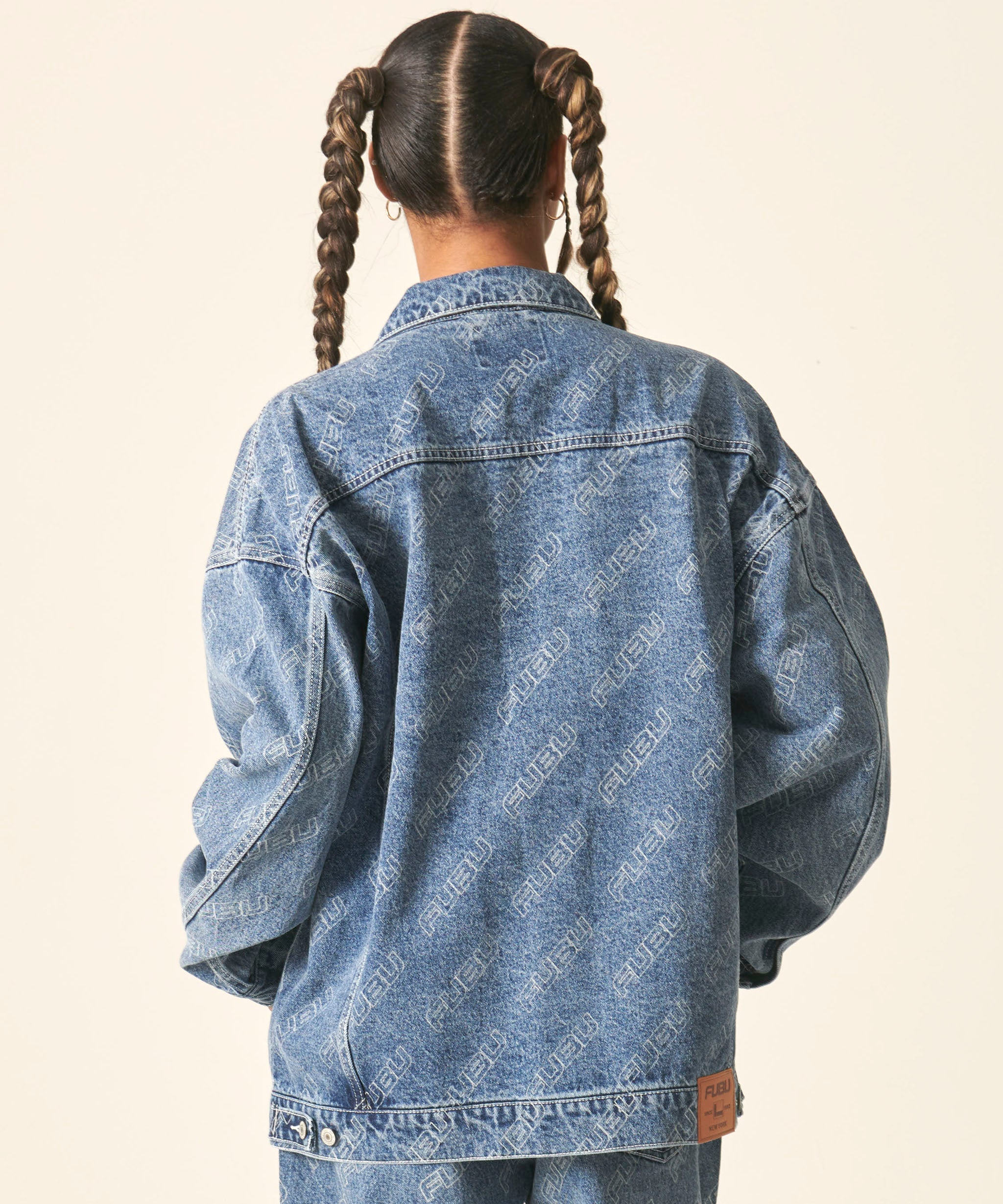 FUBU フブ アウター デニムジャケット ジャンパー。FUBUはアメリカの