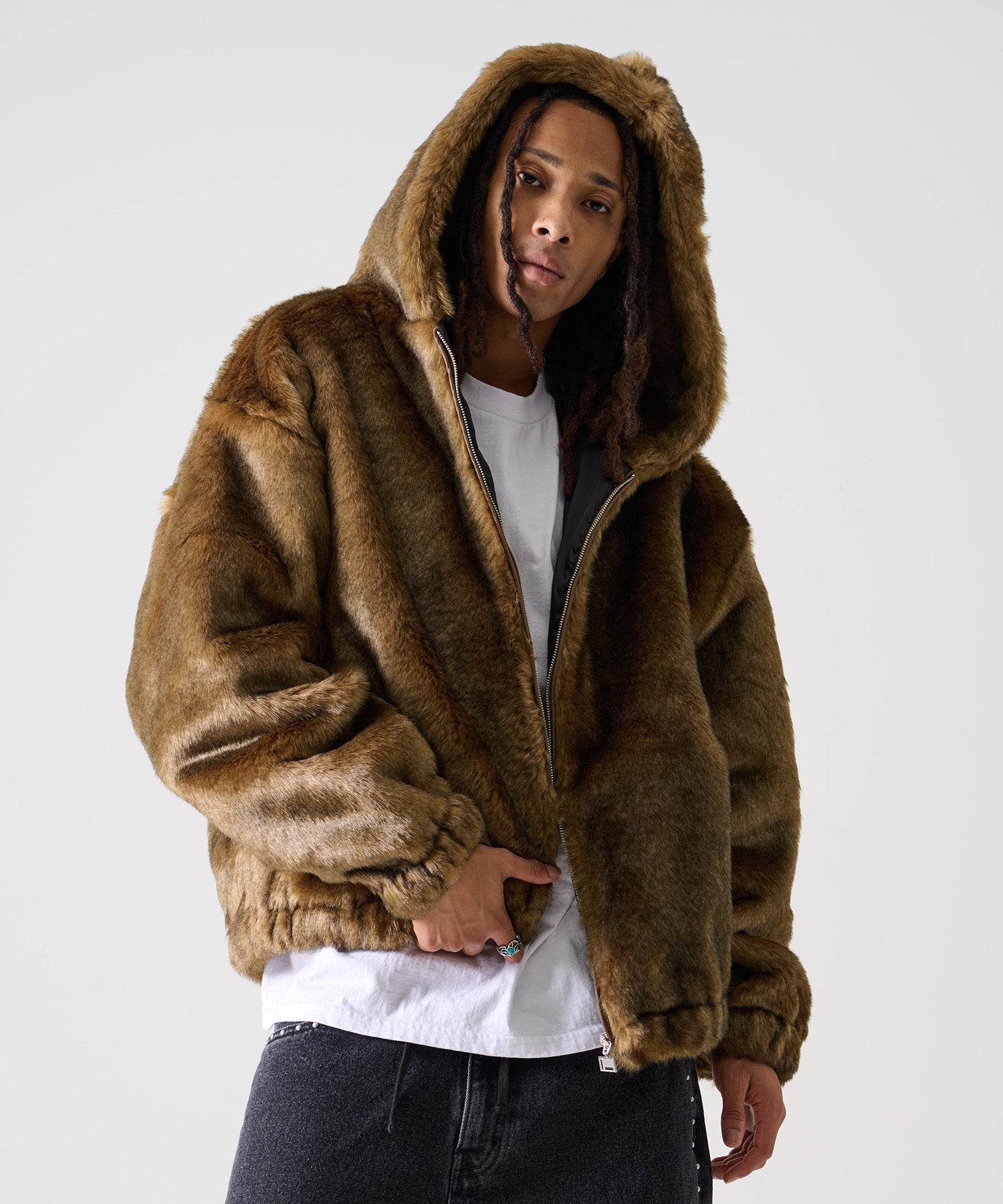 FUBU フブ フェイクファー フード ジャケット。FUBUはアメリカの代表的