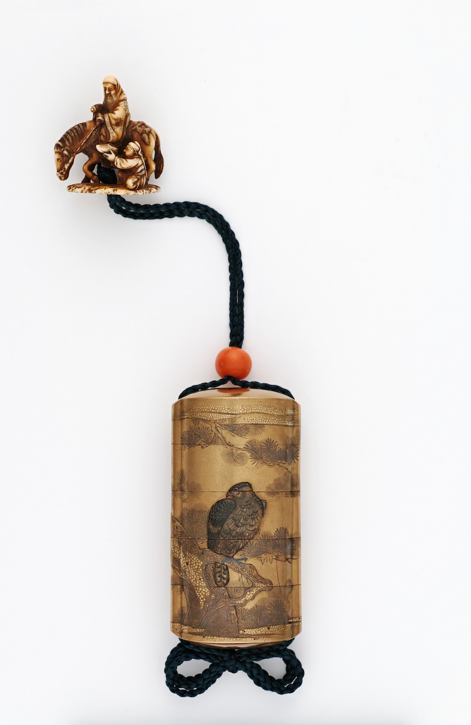 松鷹蒔絵印籠 銘 梶川作（榮） | 梶川 | 収蔵品詳細 | 作品を知る