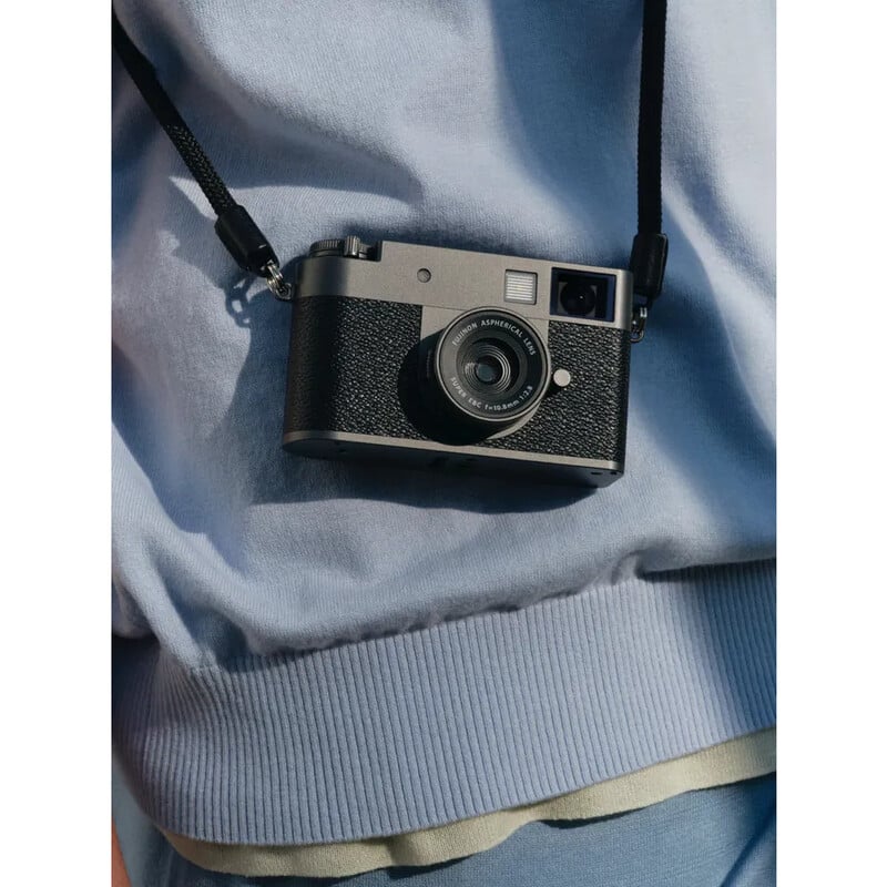 富士フイルム X half (FUJIFILM X-HF1) チャコールシルバー 新品