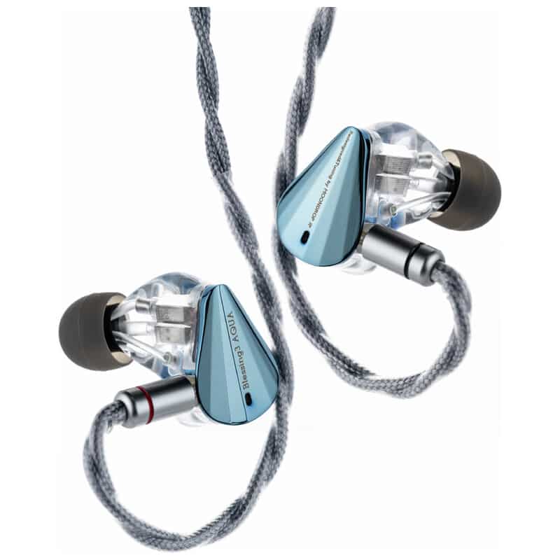 ティナアクア 3つ ティナアクア 3つ The new Toyota Aqua features a