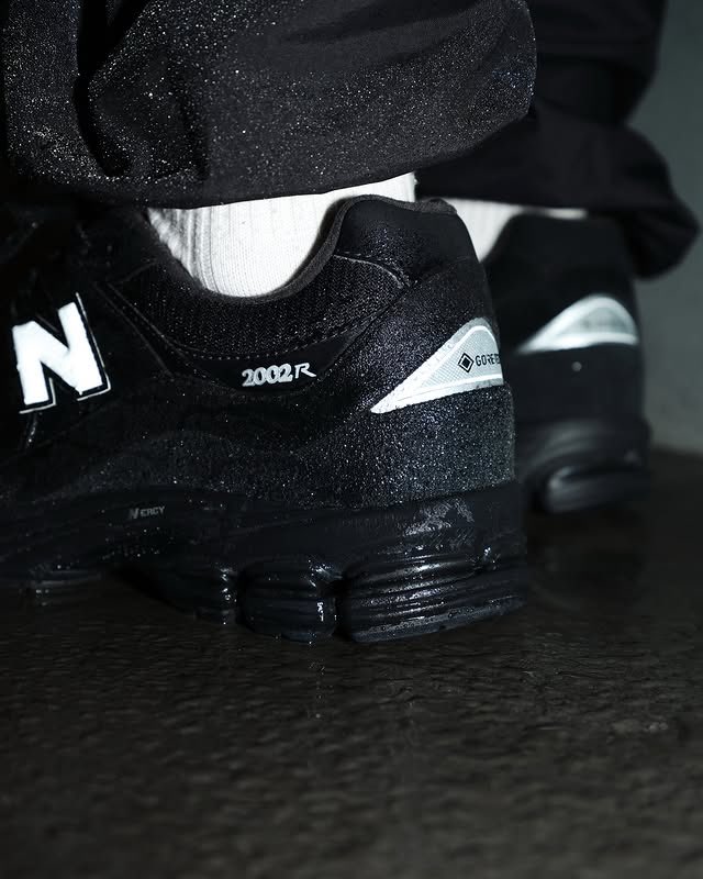 2025年 4/11 発売】New Balance M2002 RXX GORE-TEX “Black