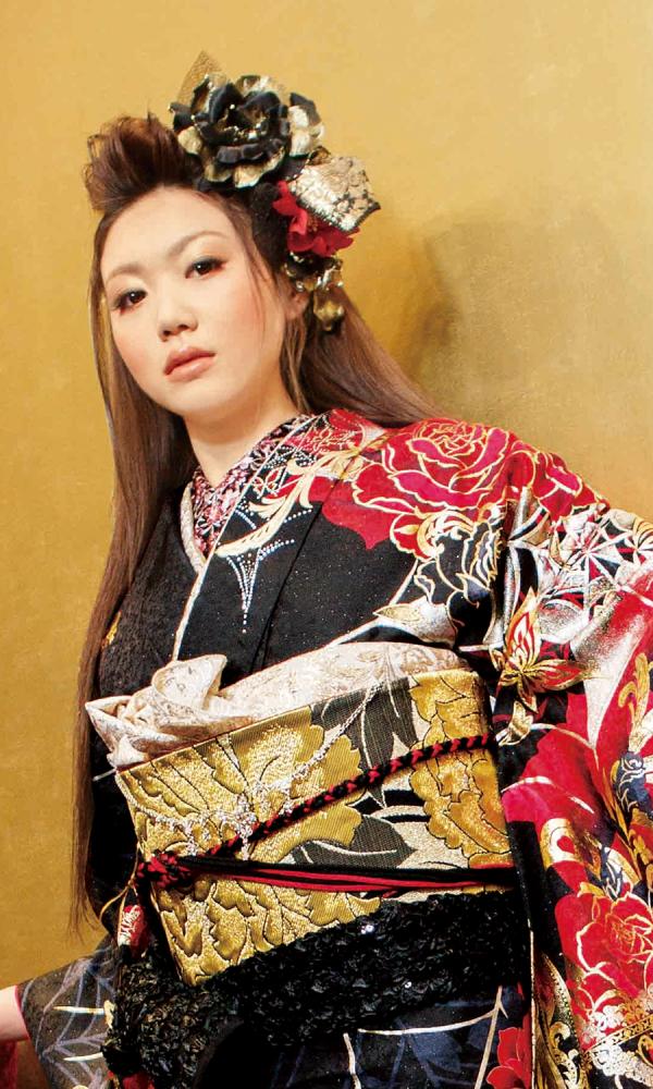 京友禅振袖・黒・金・赤色┃クール&ビューティー【菊京屋】