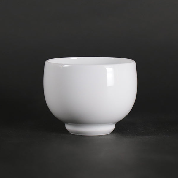 井上萬二 作 白磁緑釉百合文ぐい呑 – ギャラリー一番館オンラインショップ