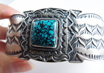 幅広チャイニーズターコイズブレス(Gary Reeves) | 極上ターコイズと
