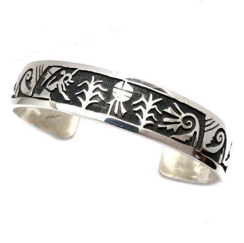 アメリカインディアン・ホピ族のシルバー・バングル ブレスレット