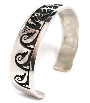 ホピ族のブレスレット・バングル 〔アメリカインディアンが創る〕