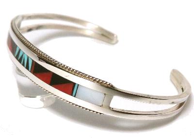インディアンジュエリー ズニ族のインレイワーク ブレスレット・バングル