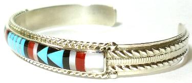 インディアンジュエリー ズニ族のブレスレット・バングル