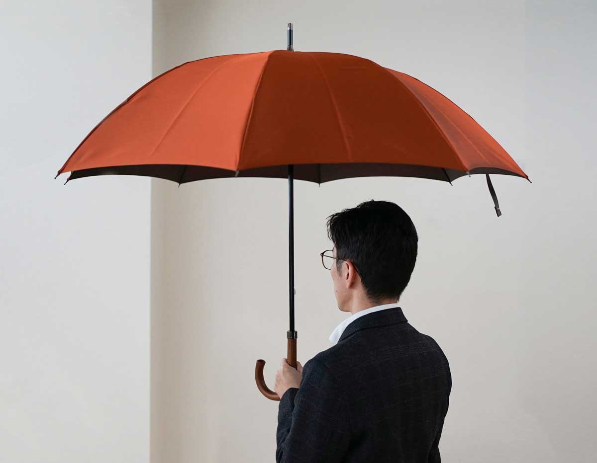小幅の甲州織ならではの、2色の組み合わせがおしゃれなメンズ長傘 – 傘